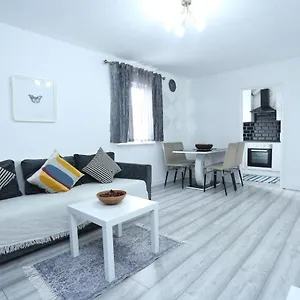 Modern 2 Bedroom Flat, With Free Parking, And Wifi Thamesmead (Greater London)